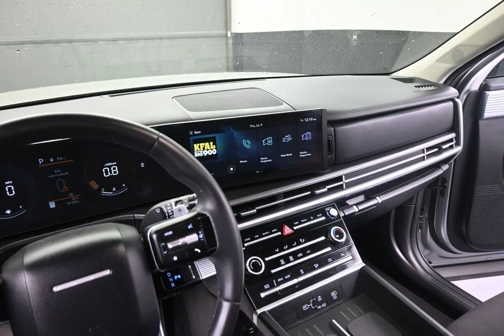 Used 2024 Silver Hyundai SE image 39