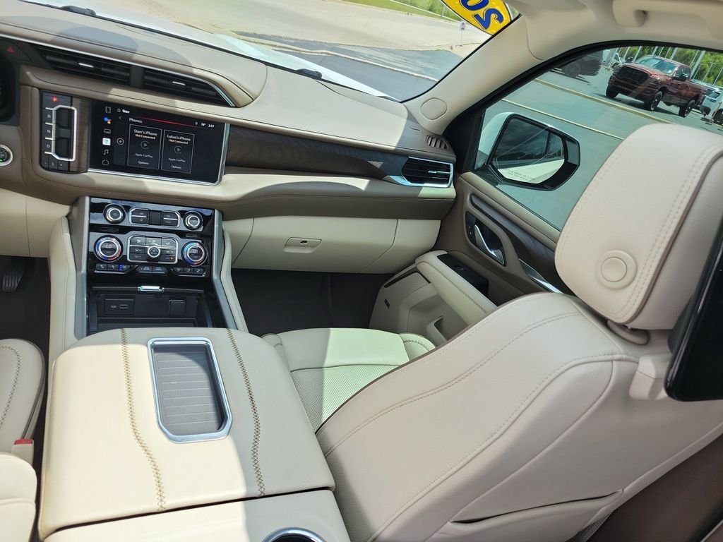 Used 2022 White GMC Denali image 15