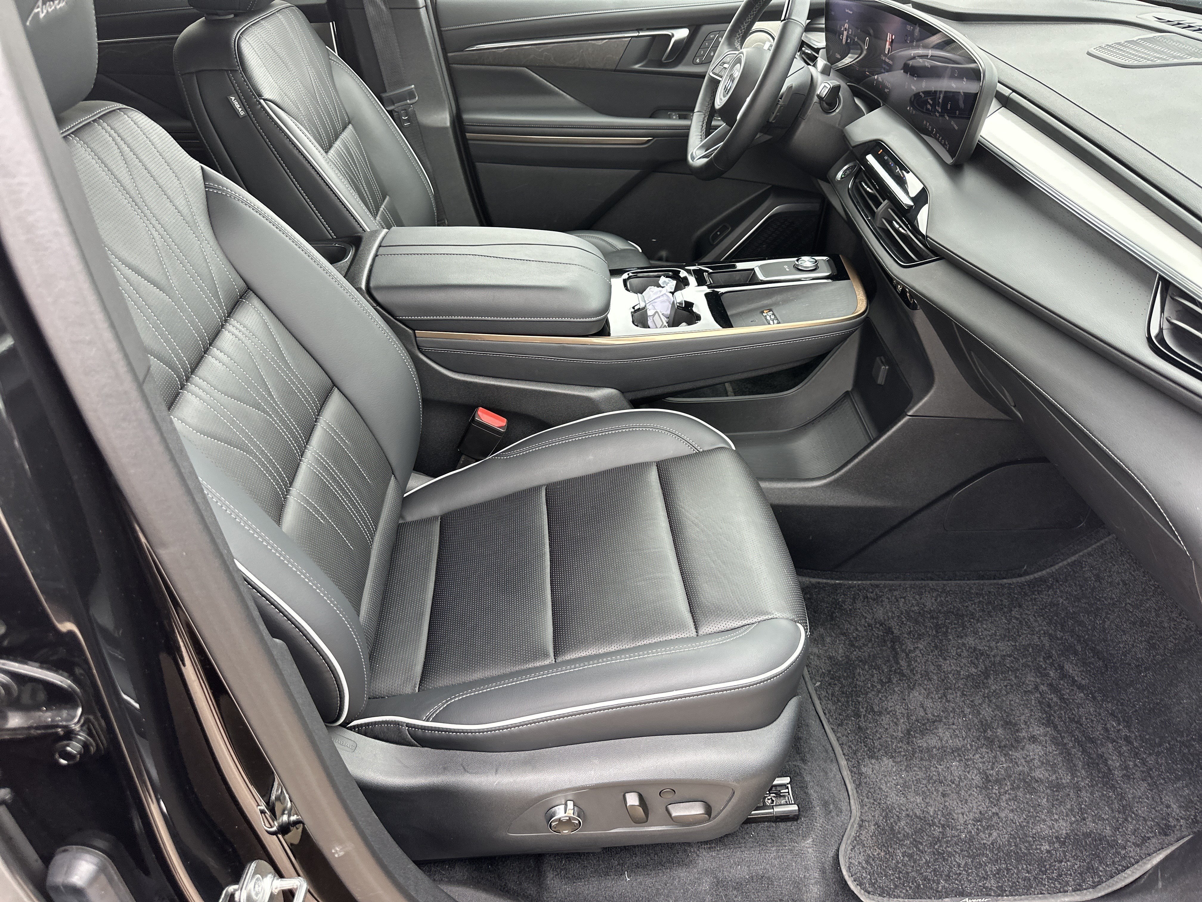 2025 Buick Enclave Avenir - Photo 14