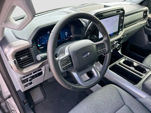 Used 2024 Silver Ford XLT image 9