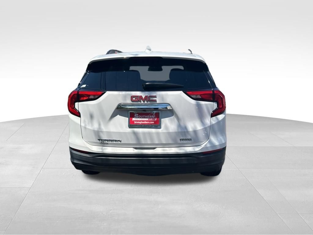 Used 2018 White GMC SLE image 3