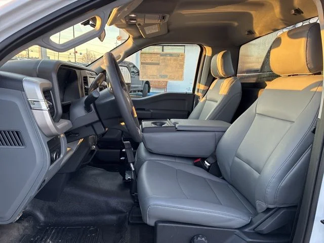 2026 Ford F-350 Super Duty Chassis Cab XL - Photo 20