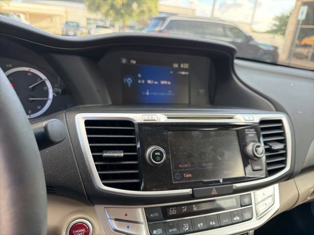 Used 2015 White Honda EX-L image 9
