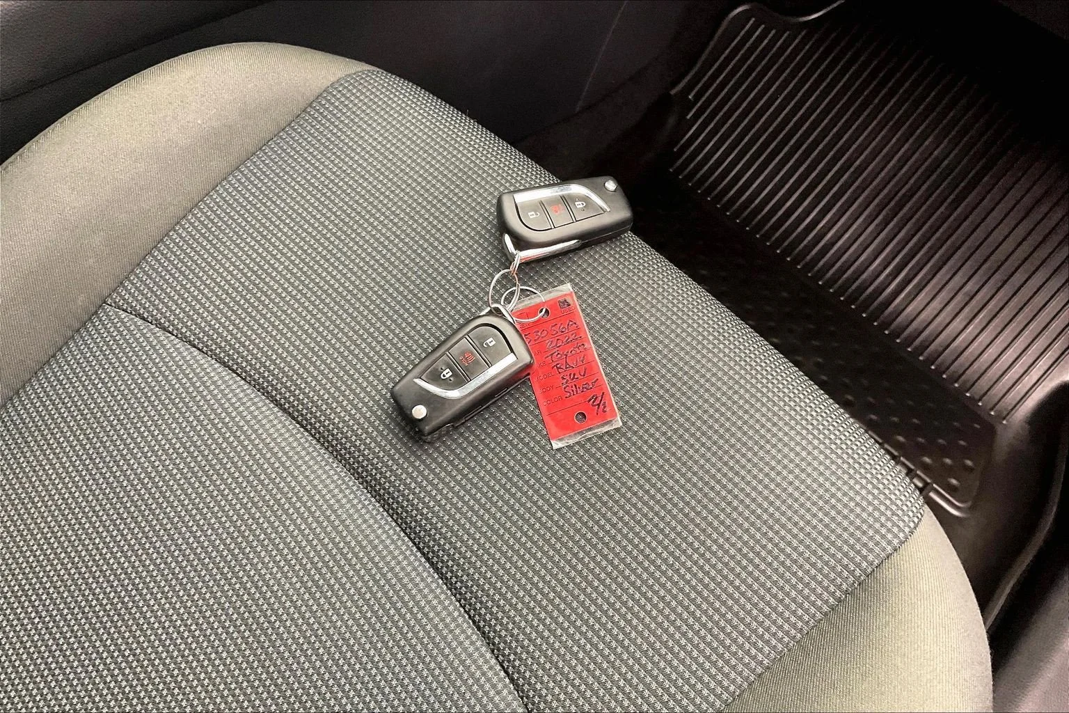 Used 2022 Silver Sky Metallic Toyota LE image 11