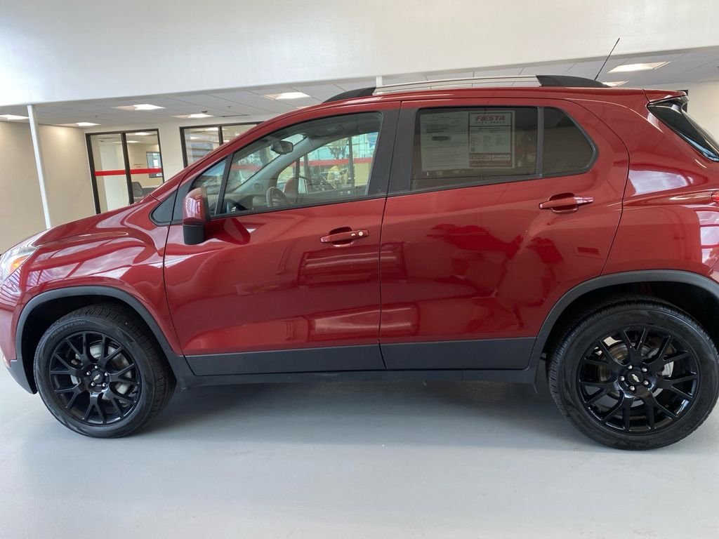 Used 2021 Red Chevrolet LT image 27
