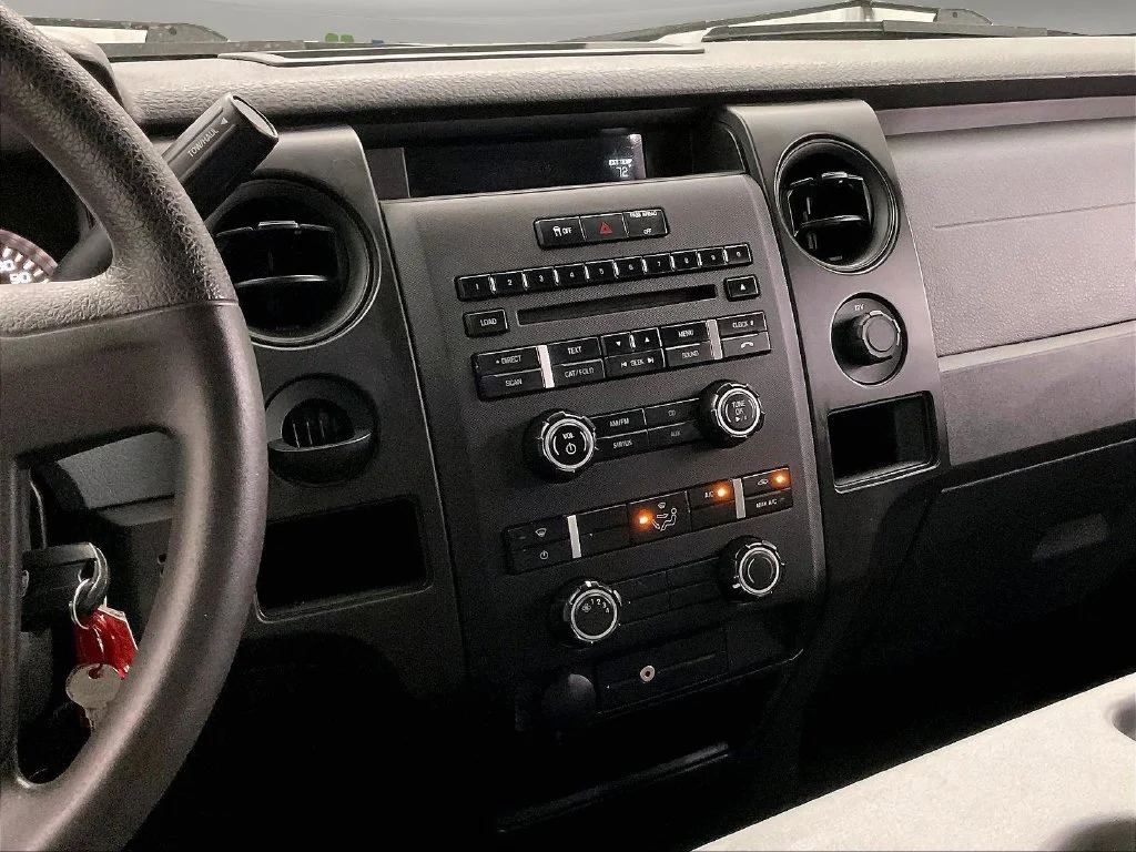 Used 2013 White Ford XL image 9