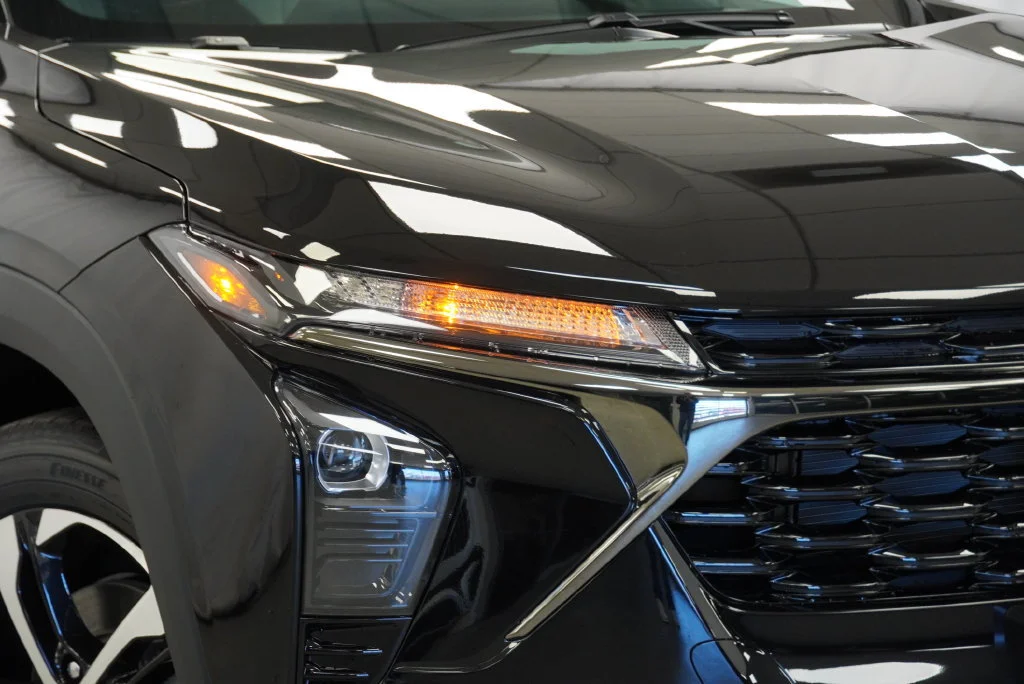 New 2026 Mosaic Black Metallic Chevrolet 1RS image 9