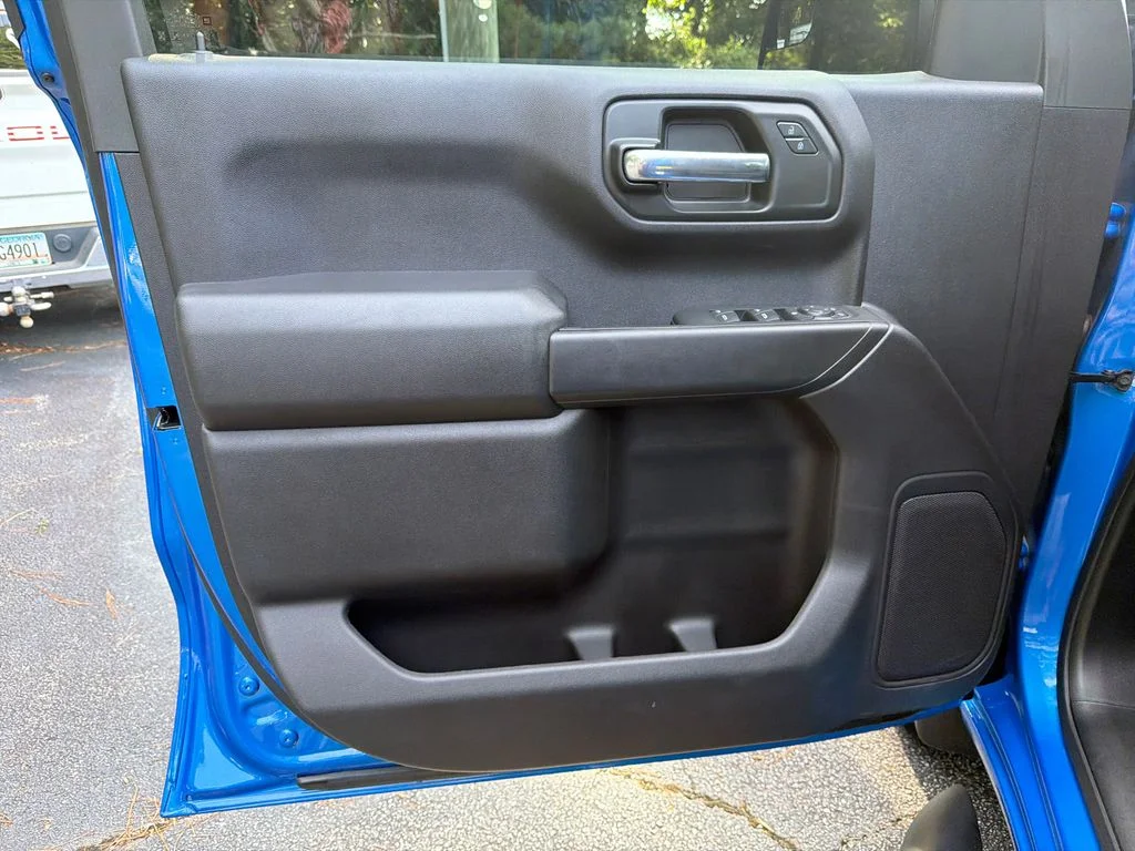 Used 2025 Blue Chevrolet Custom image 10