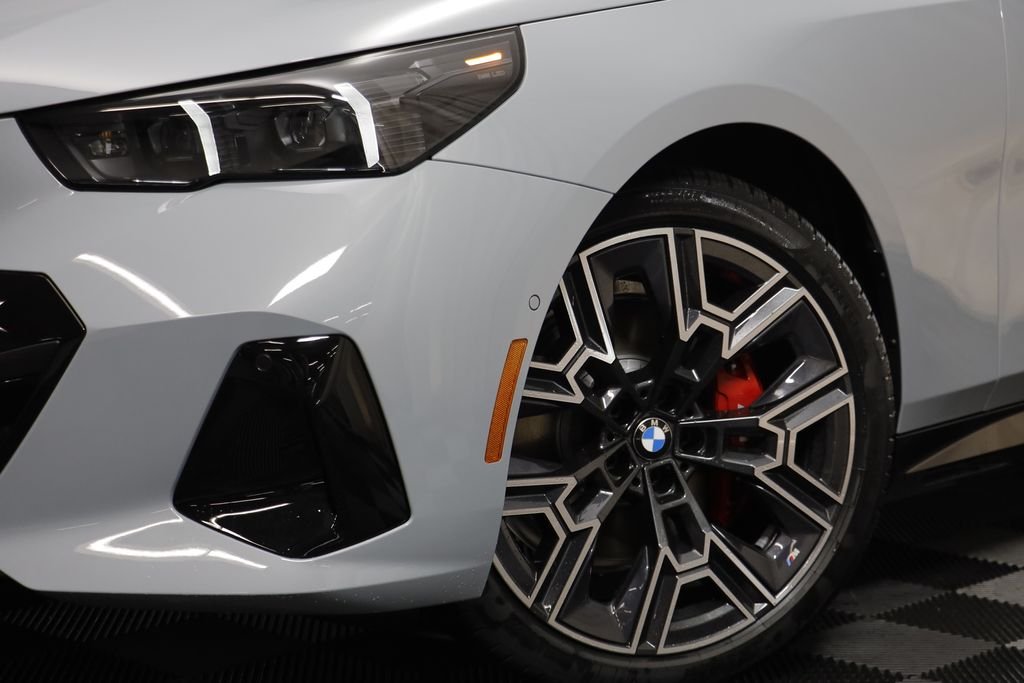 New 2026 Brooklyn Grey Metallic BMW 530i xDrive image 4