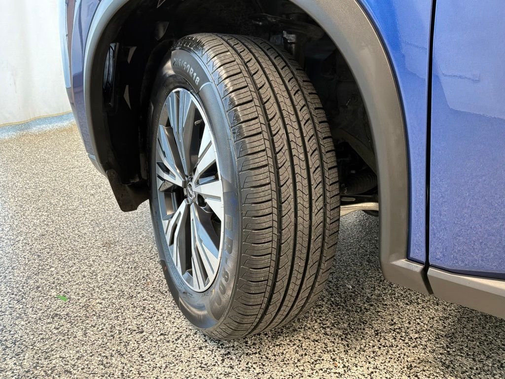 Used 2023 Blue Nissan SV image 3