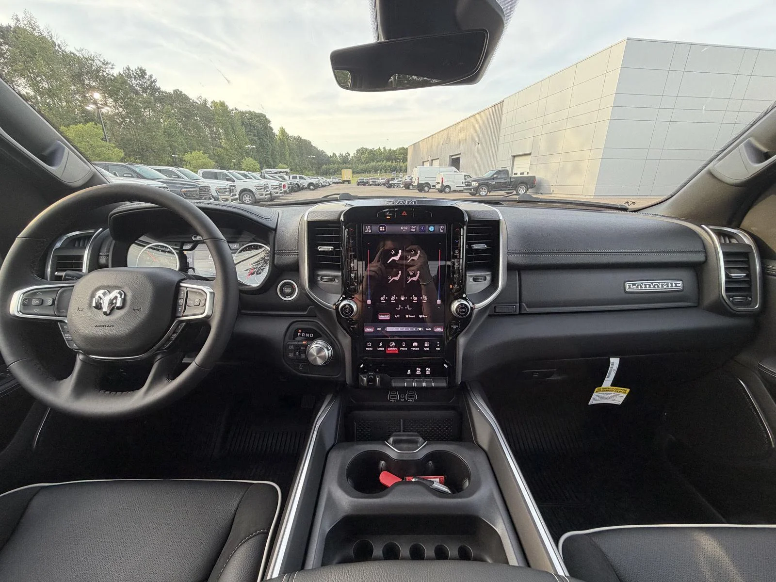 New 2026 Bright White Clear-Coat Exterior Paint RAM Laramie image 8