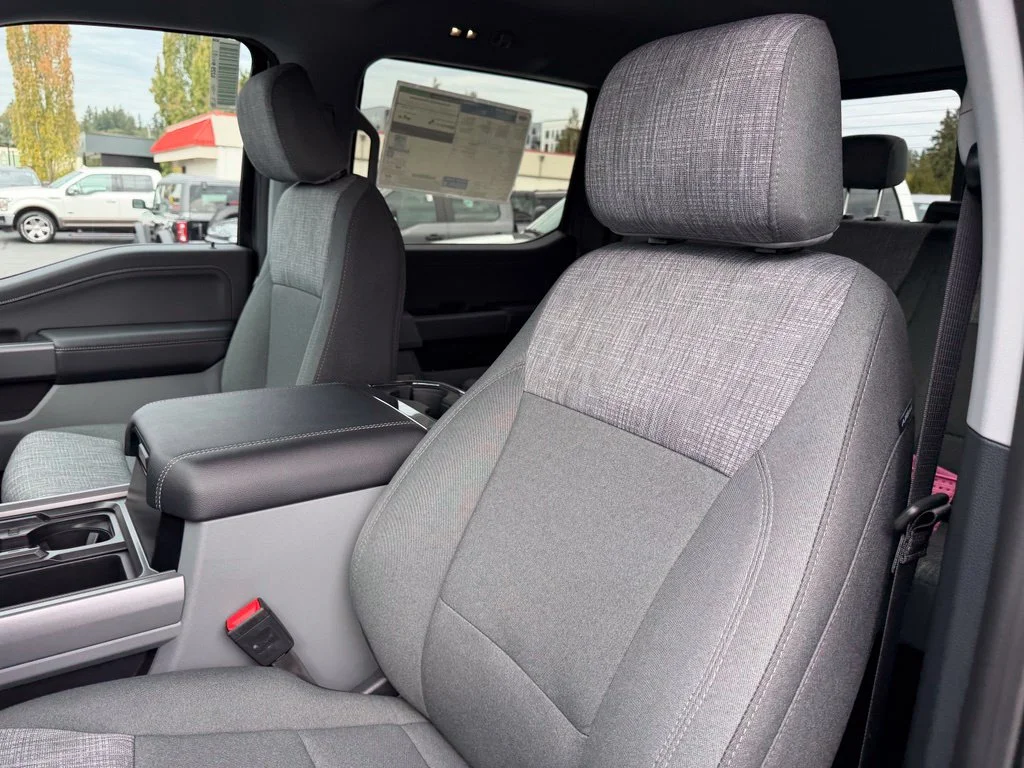 New 2027 Carbonized Gray Metallic Ford F-250® XLT image 14