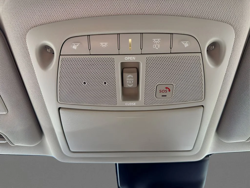 Used 2019 Black Nissan SL image 19