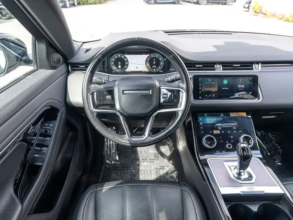 Used 2023 Black Land Rover S image 12