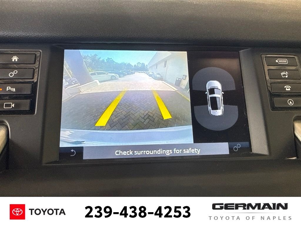 Used 2018 White Land Rover HSE image 17
