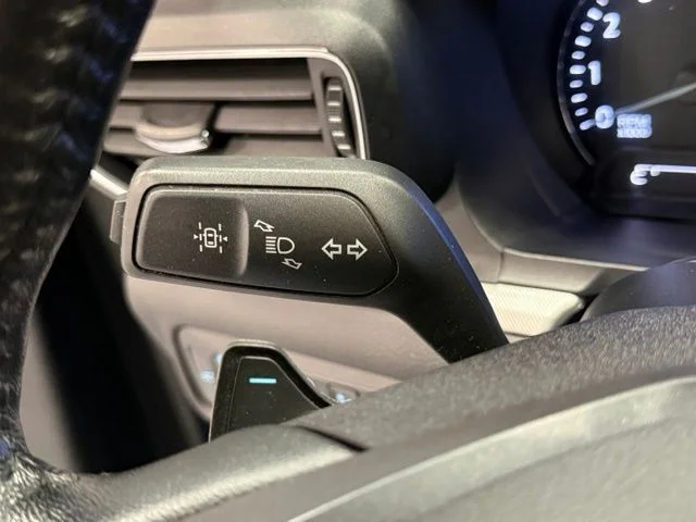 Used 2020 Blue Ford XLT image 18