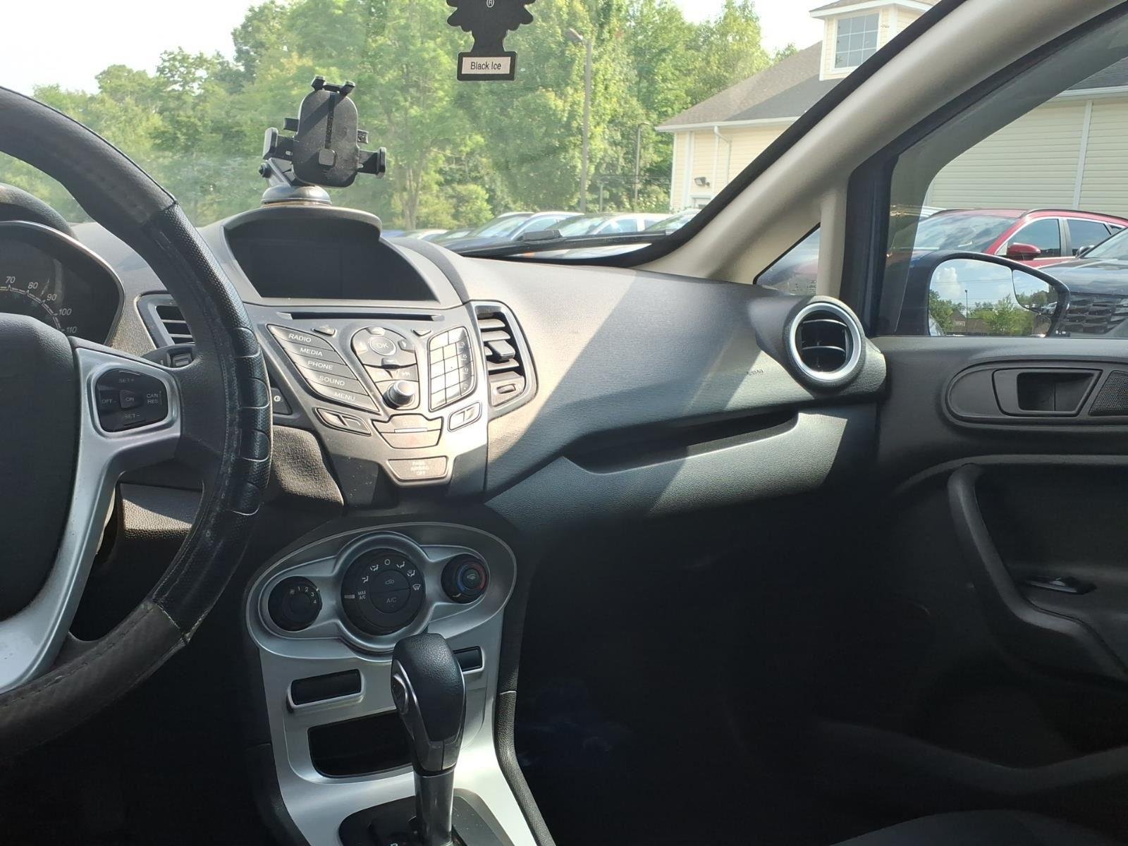 Used 2019 Lightning Blue Ford SE image 20