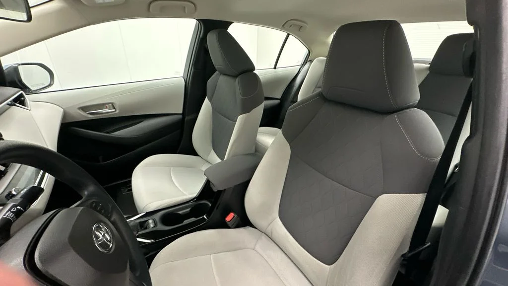 Certified Used 2021  Toyota LE image 6