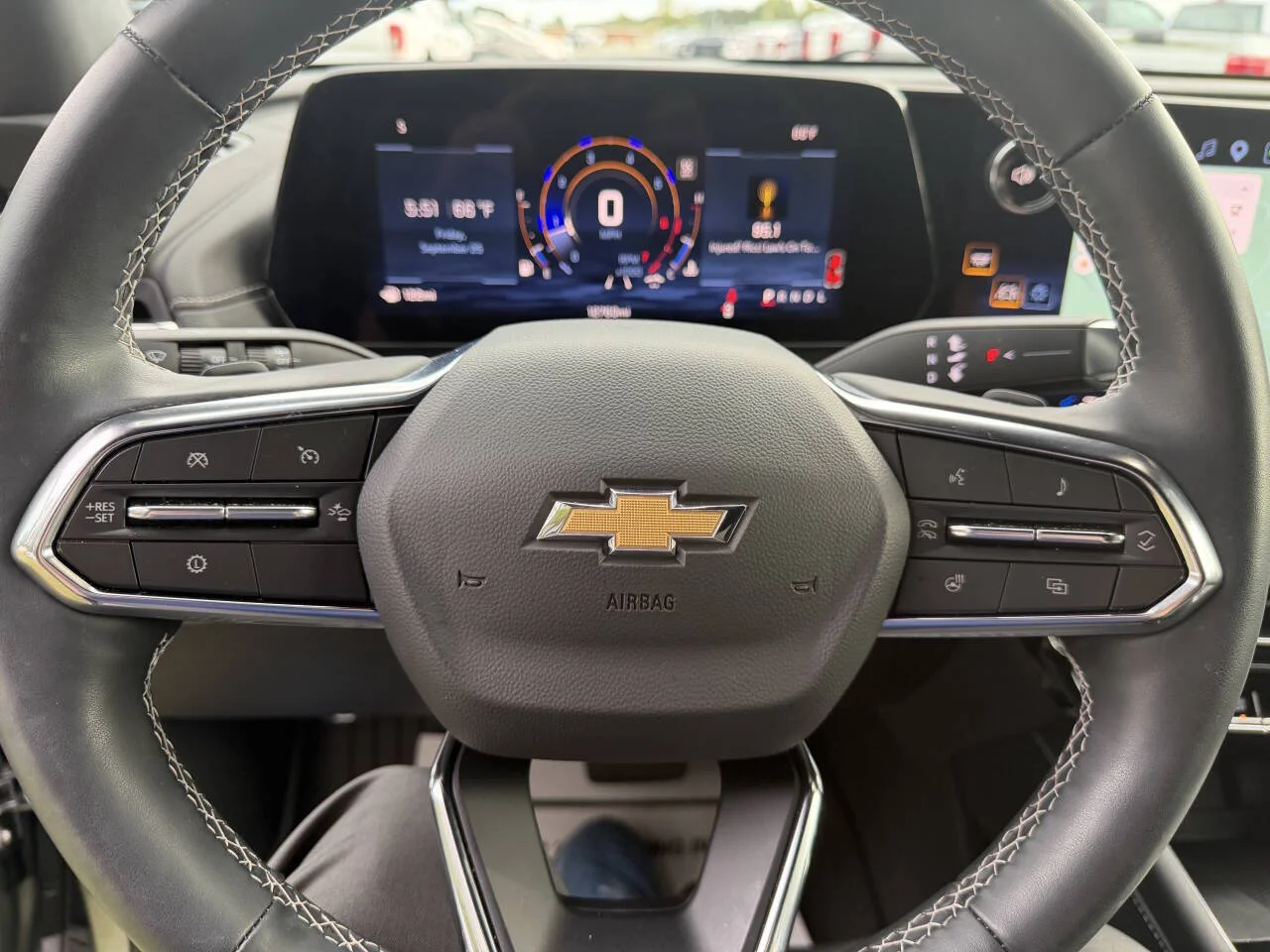 Used 2026 Gray Chevrolet LT 4dr SUV image 6