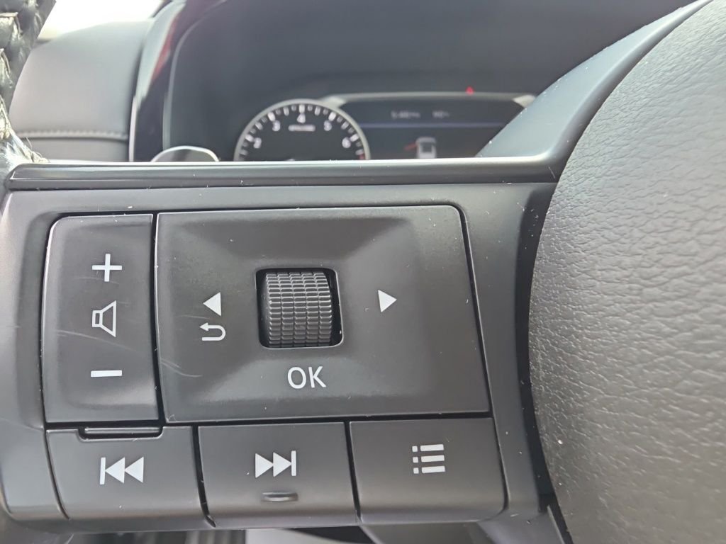 Used 2024 Silver Nissan SV image 20