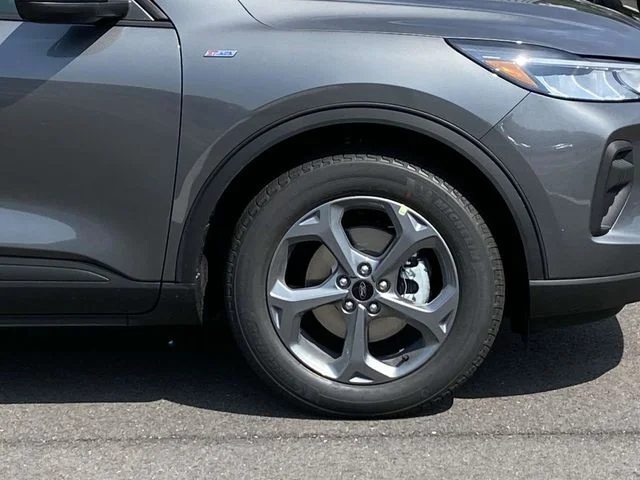 Used 2025 Gray Ford ST-Line image 3