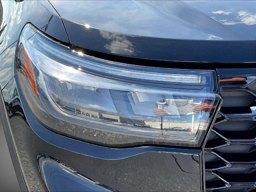 New 2027 Agate Black Metallic Ford ST image 39