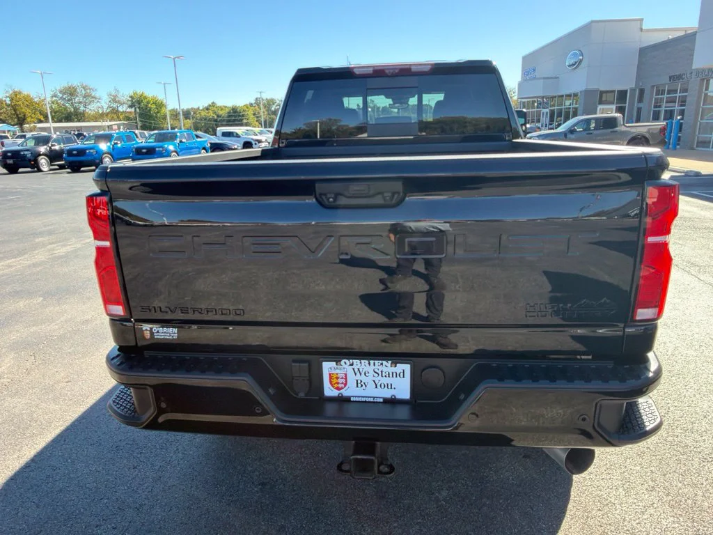 Used 2026 Black Chevrolet High Country image 4