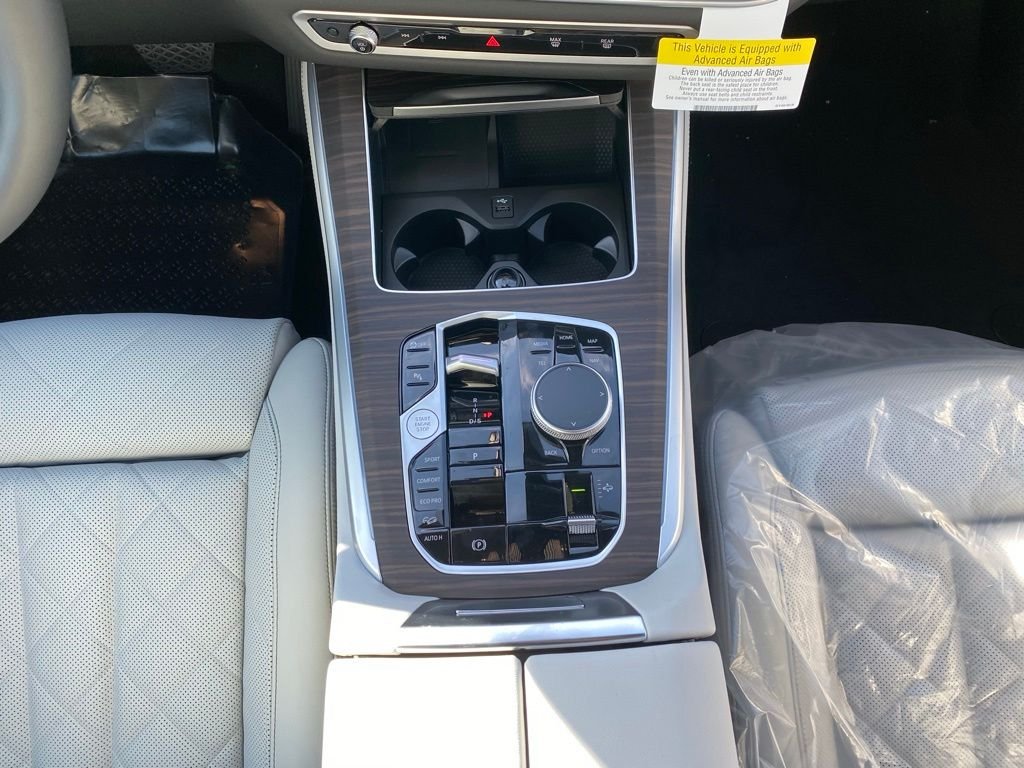 New 2026 Dravit Grey Metallic BMW xDrive40i image 10