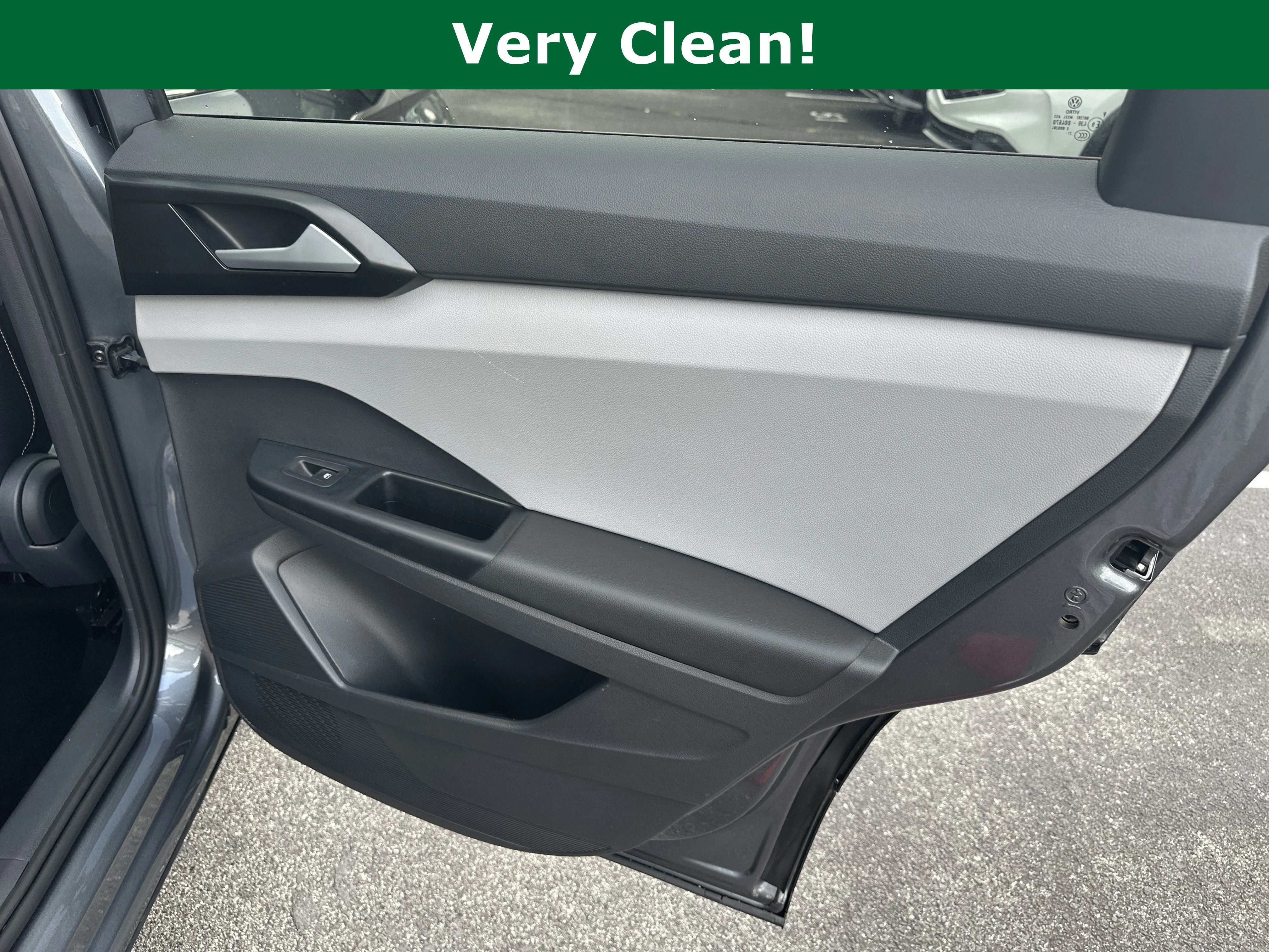 Used 2022 Platinum Gray Metallic Volkswagen SE image 18