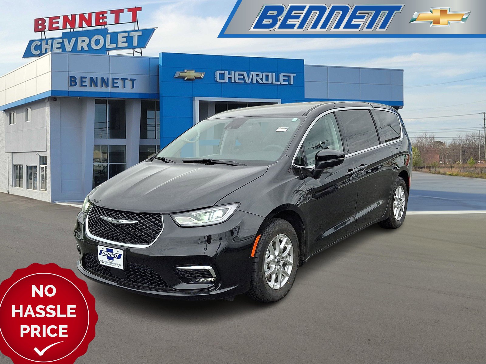 2023 Chrysler Pacifica Touring L's photo