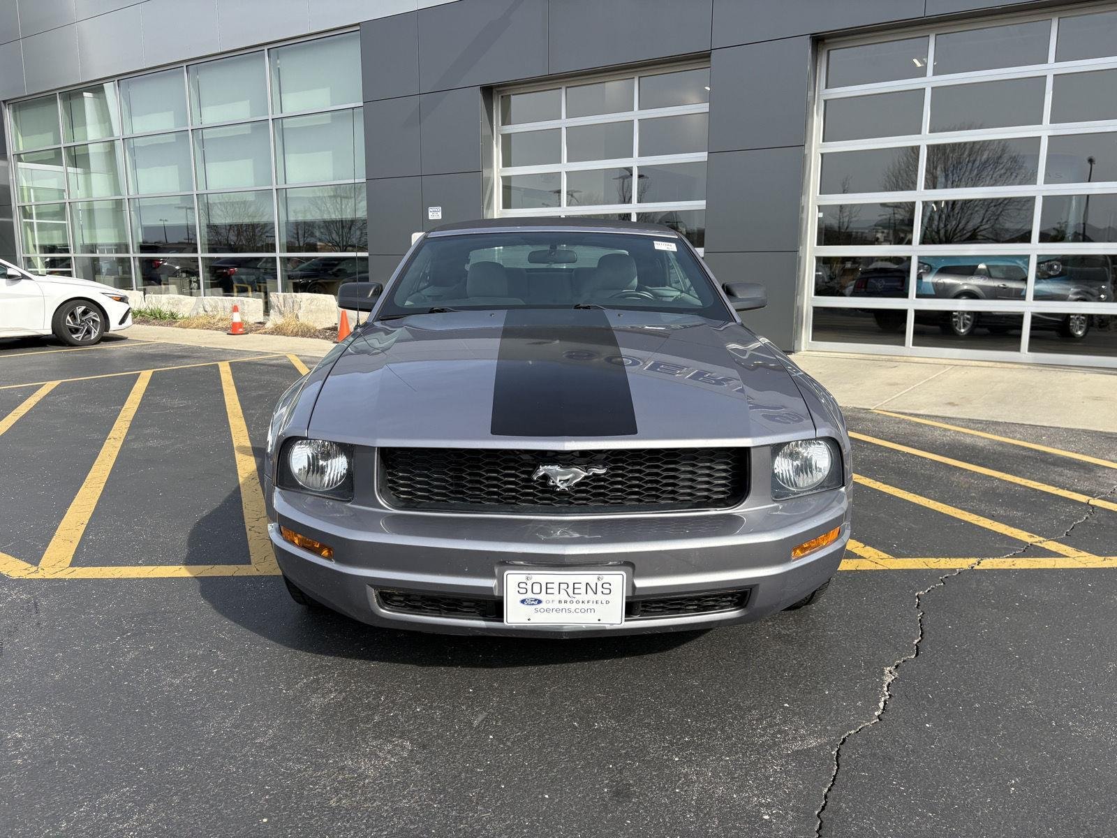 Used 2007 Ford Mustang Deluxe with VIN 1ZVFT84NX75310768 for sale in Brookfield, WI