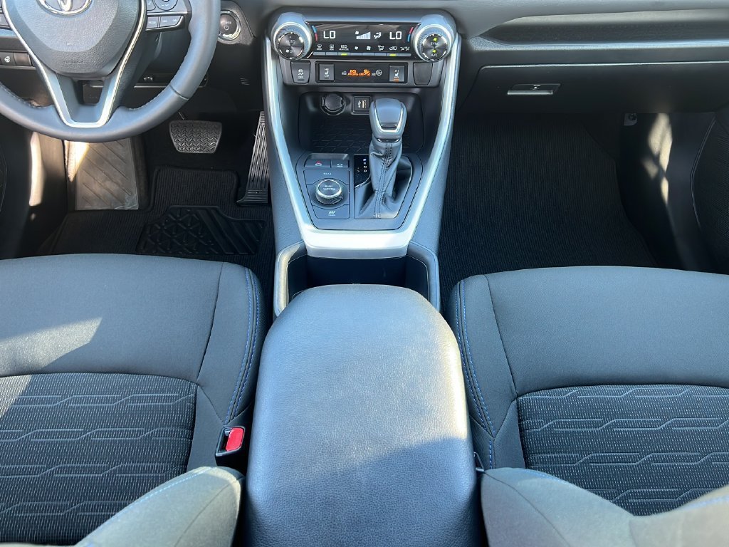 Used 2023 Wind Chill Pear Toyota Hybrid SE image 15