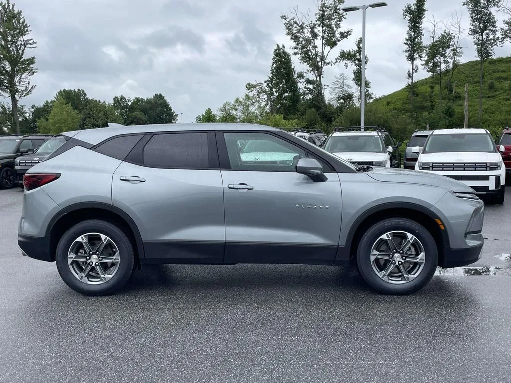 2025 Chevrolet Blazer 2LT - Photo 29