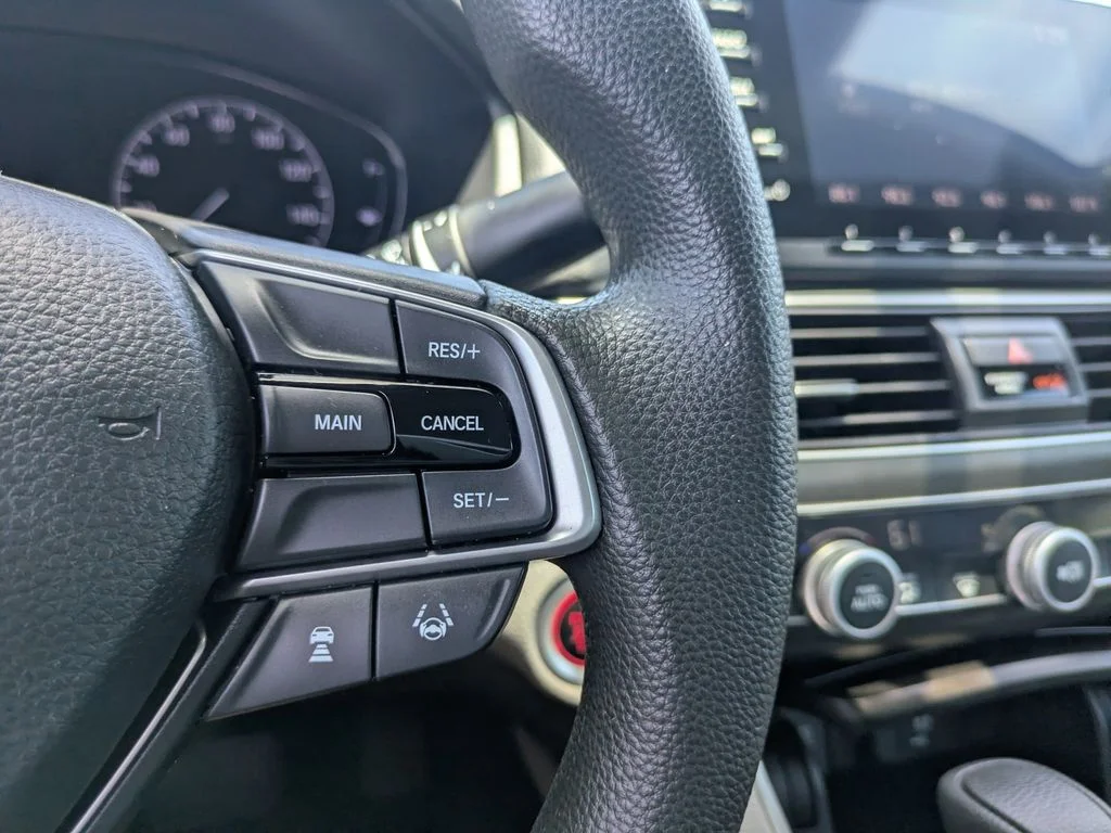 Certified Used 2019 Lunar Silver Metallic Honda LX image 25