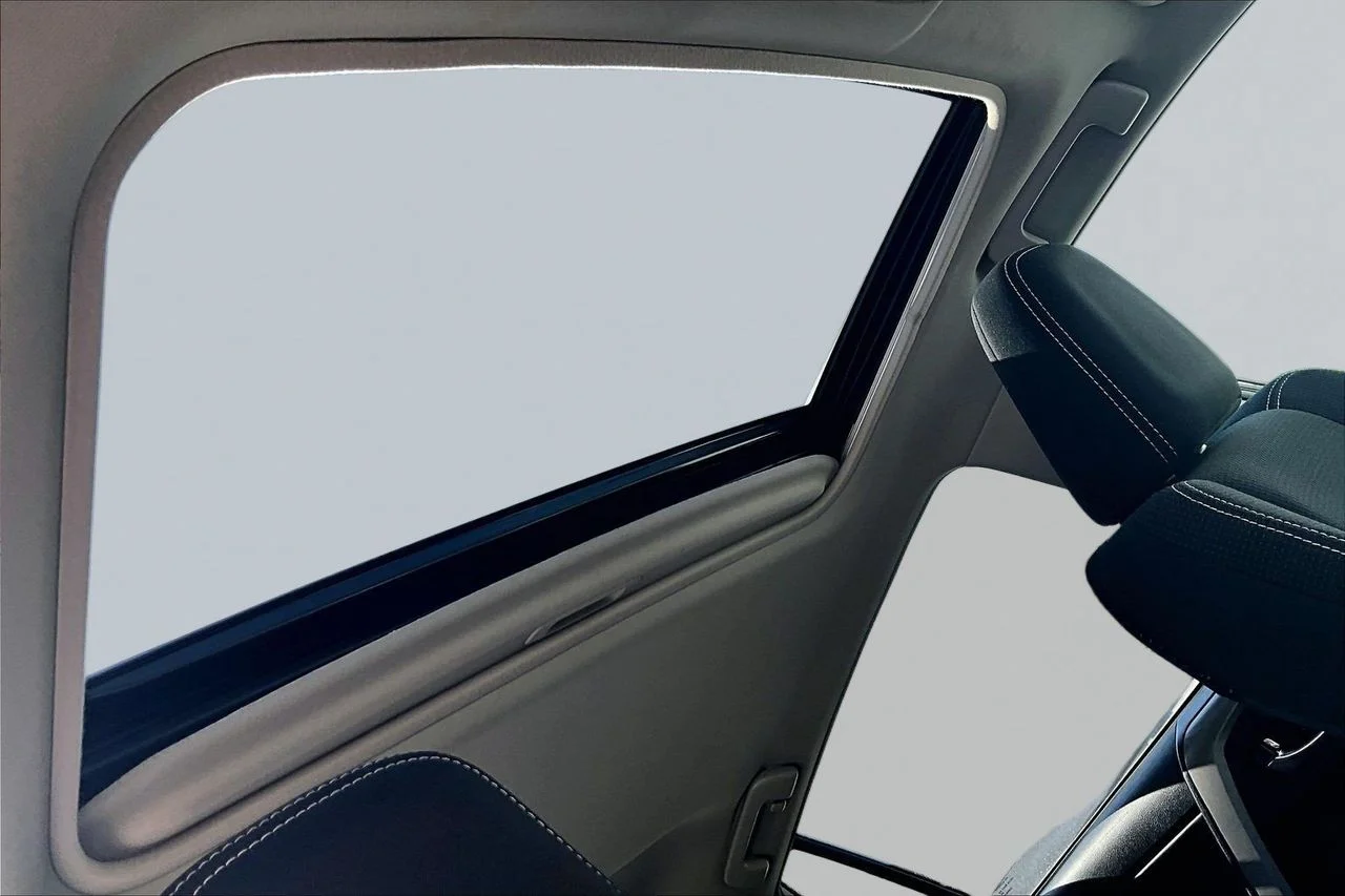 Used 2018 Gray Toyota XLE image 15