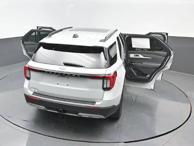 New 2027 Avalanche Gray Ford Active image 27