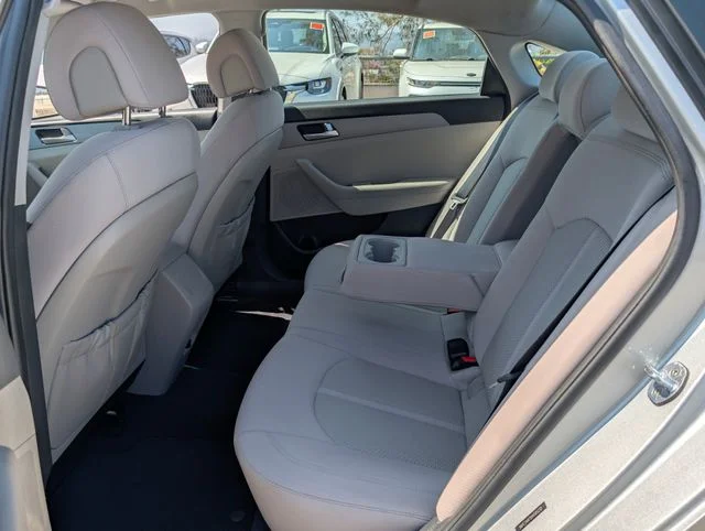 Used 2017 Silver Hyundai Base image 16