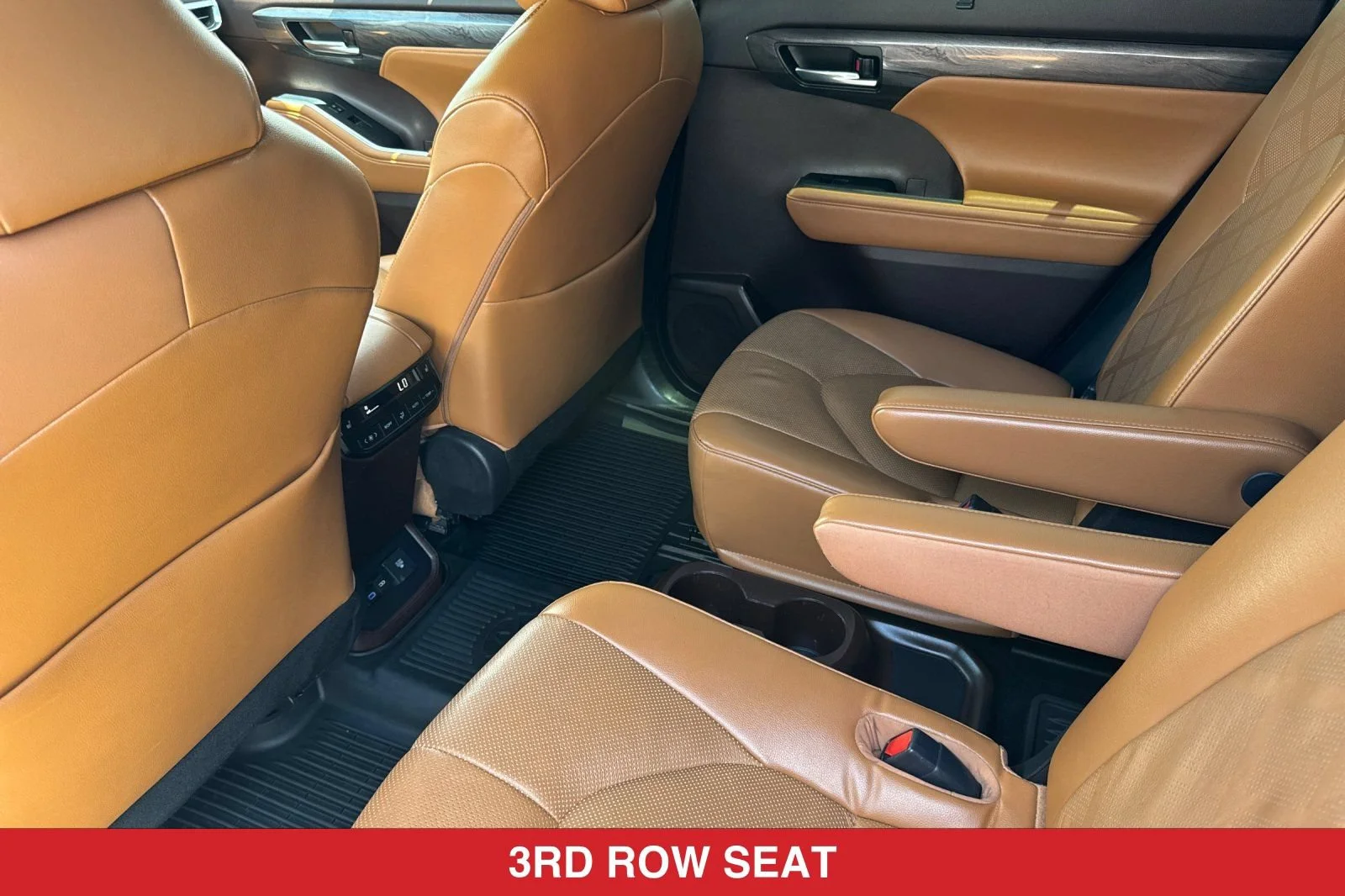 Used 2022 White Toyota Platinum image 13