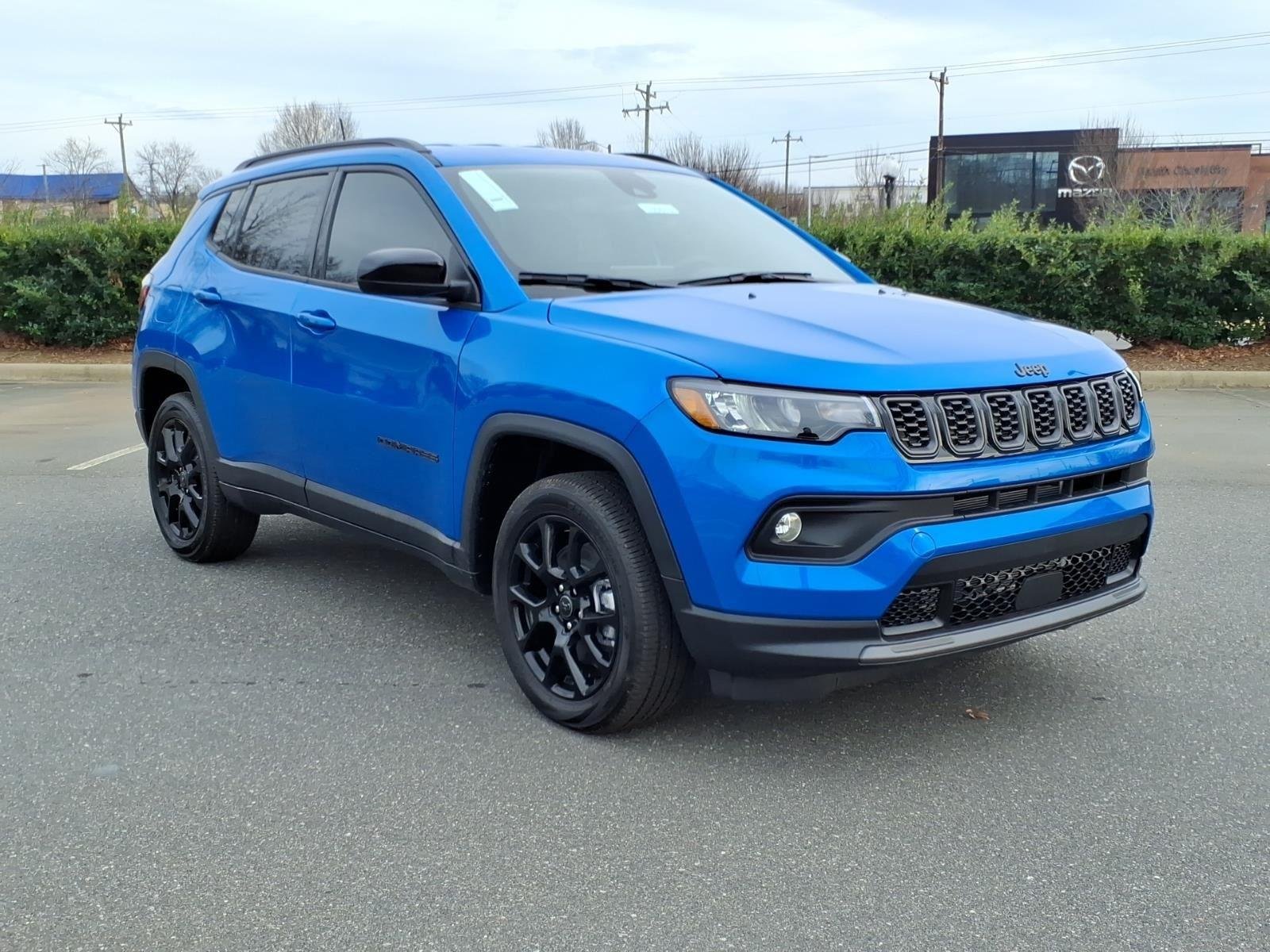 New 2026 Hydro Blue Pearl-Coat Exterior Paint Jeep Latitude Altitude image 3