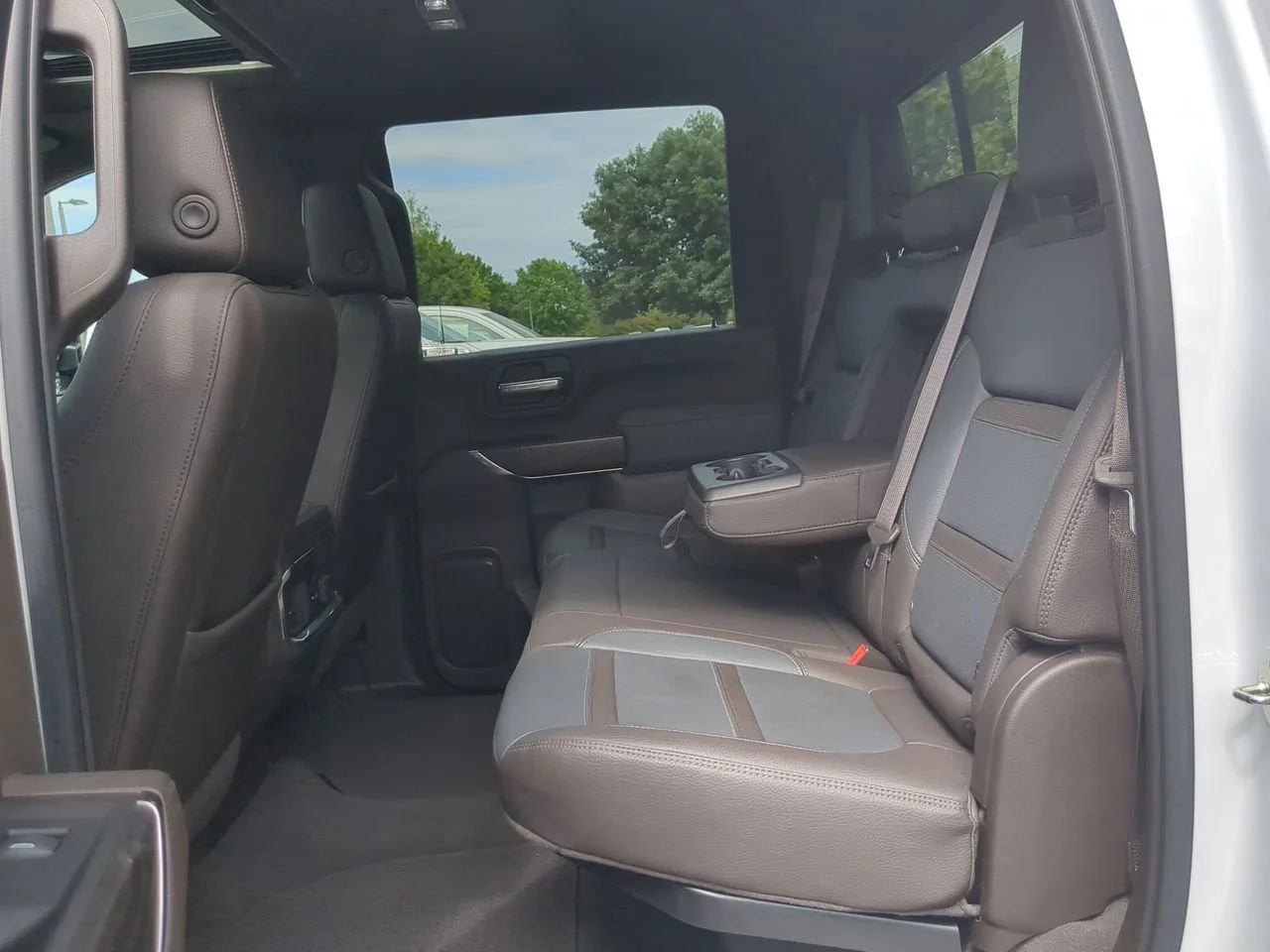 Used 2022 Summit White GMC Denali image 26