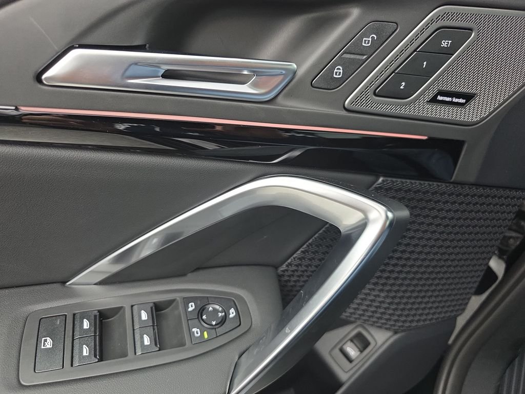 New 2026 Black Sapphire Metallic BMW xDrive28i image 27