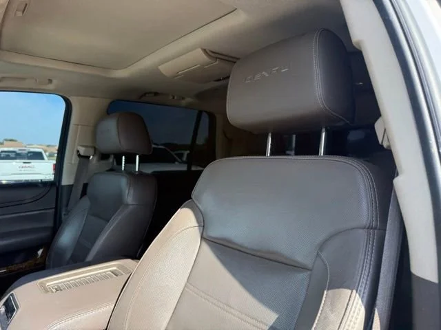 Used 2016 WHITE FROST TRICOAT GMC Denali image 11