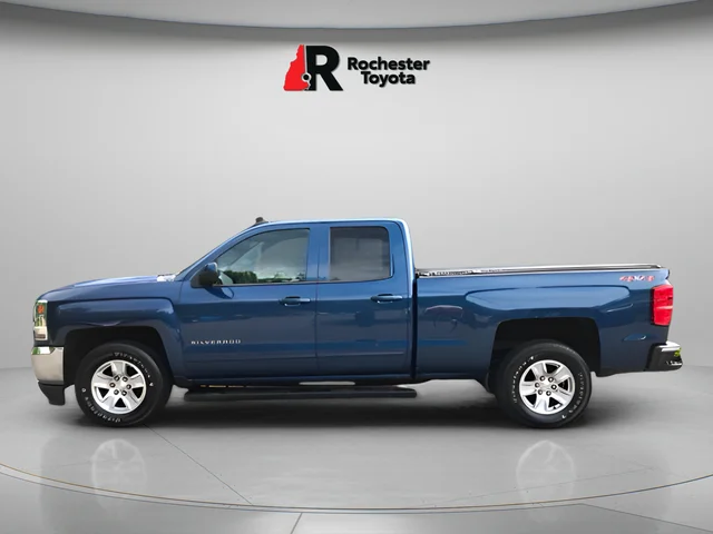 Used 2018 Blue Chevrolet LT image 4
