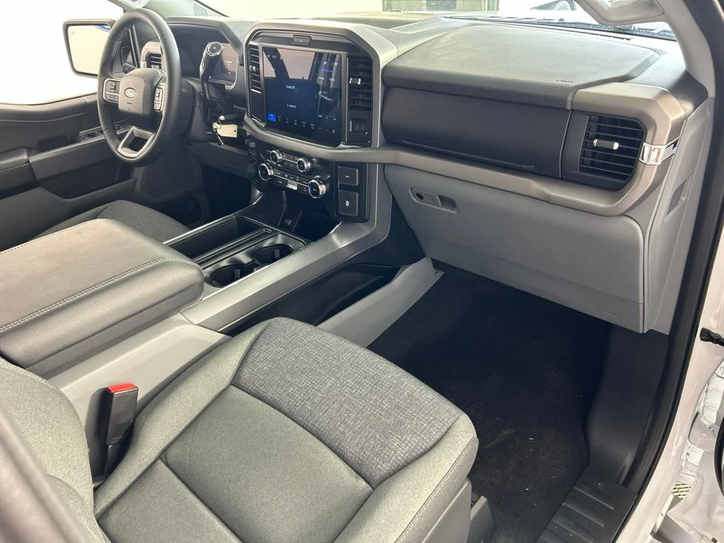 New 2026 Oxford White Ford XLT image 24