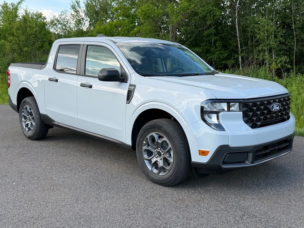 New 2026 Space White Metallic Ford XLT image 1
