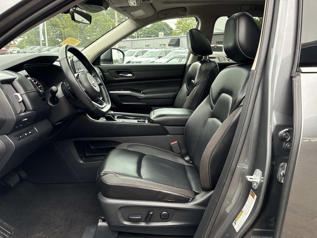 Used 2024 Gray Nissan SL image 22