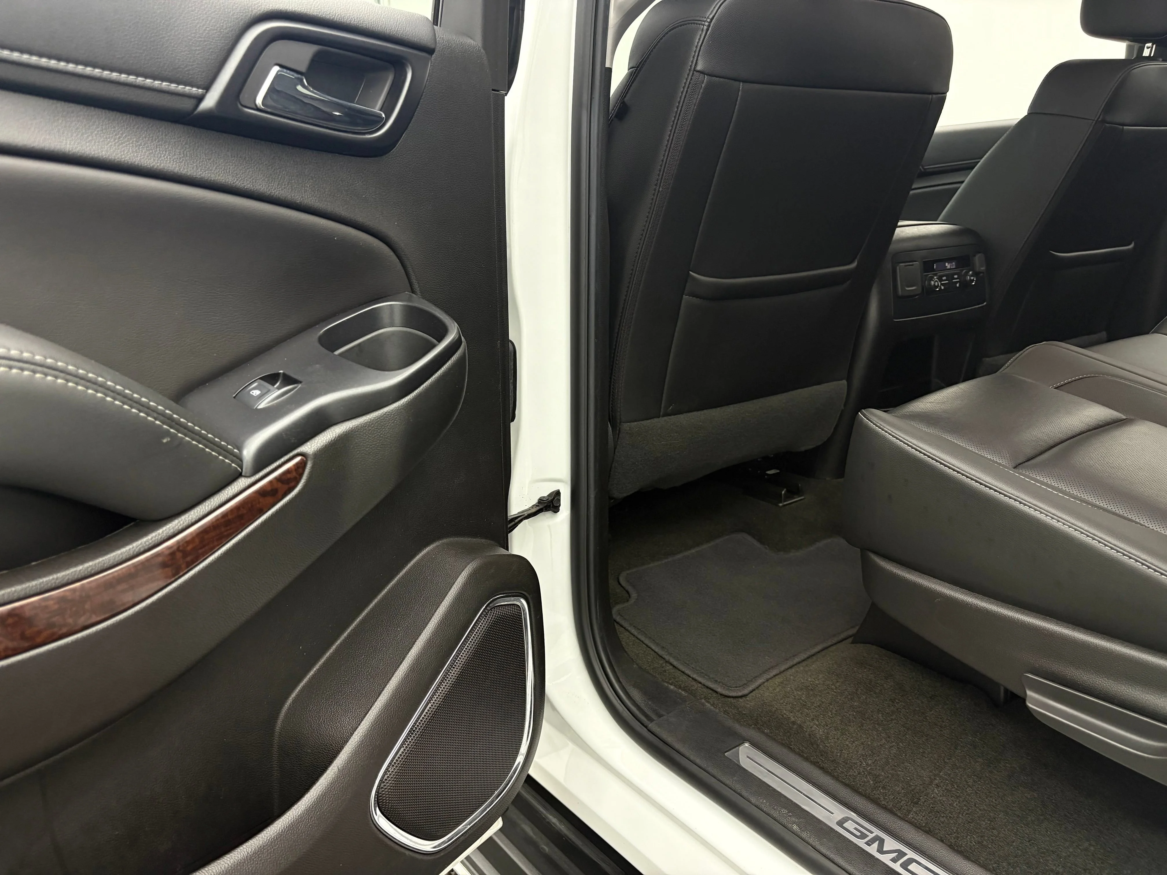 Used 2018 SUMMIT WHITE GMC SLT image 41