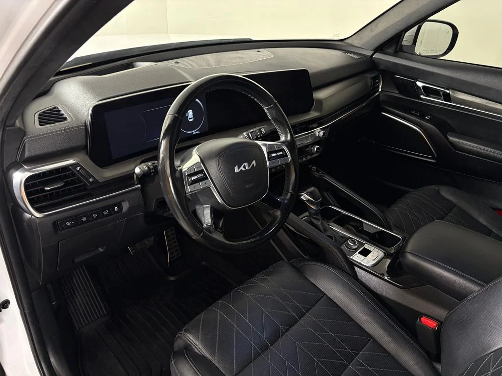 Used 2023 White Kia SX-Prestige X-Pro image 17
