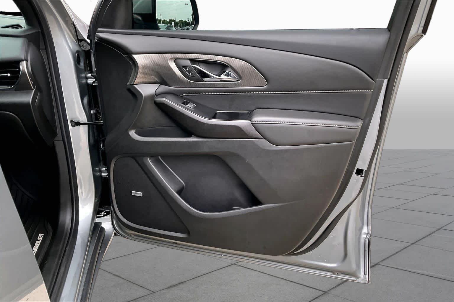 Used 2023 Sterling Gray Metallic Chevrolet Premier image 23
