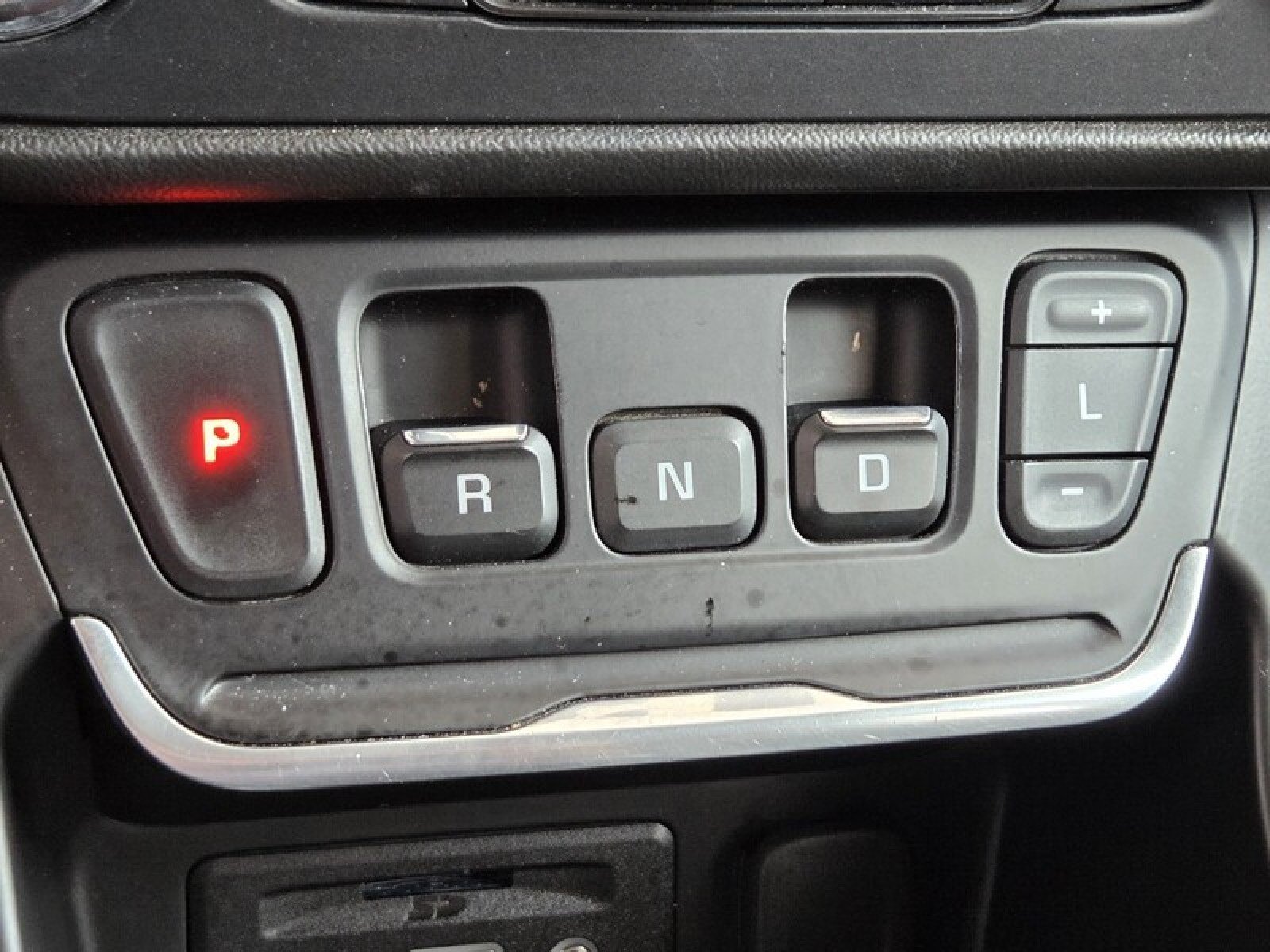 Used 2020 GRAY GMC SLT image 31